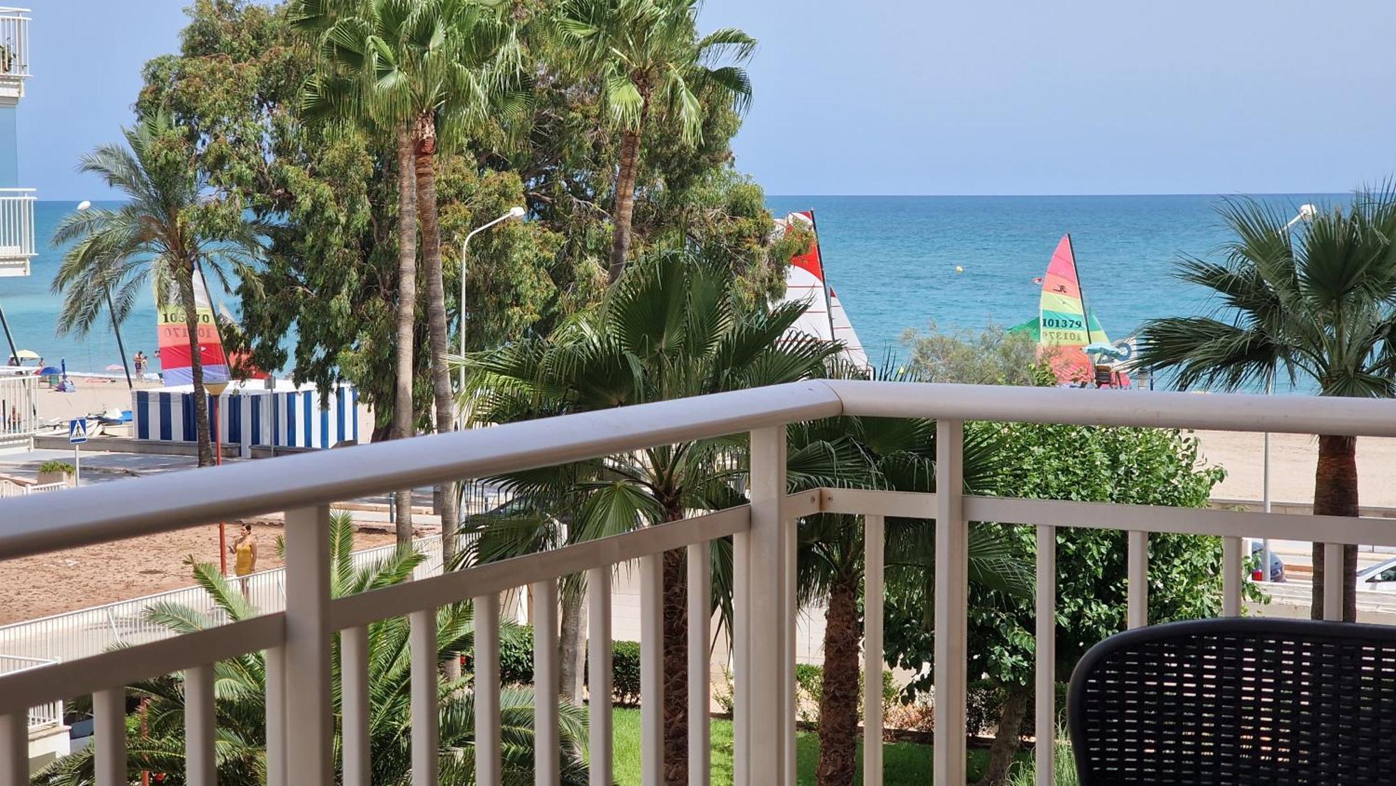Apartamento Dos Habitaciones, Frente A La Playa, Benicassim Bagian luar foto